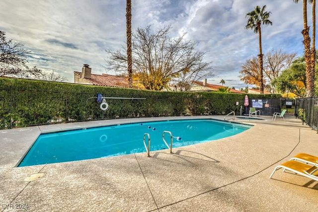 $295,000 | 2465 El Paseo Circle | Sunrise Villas