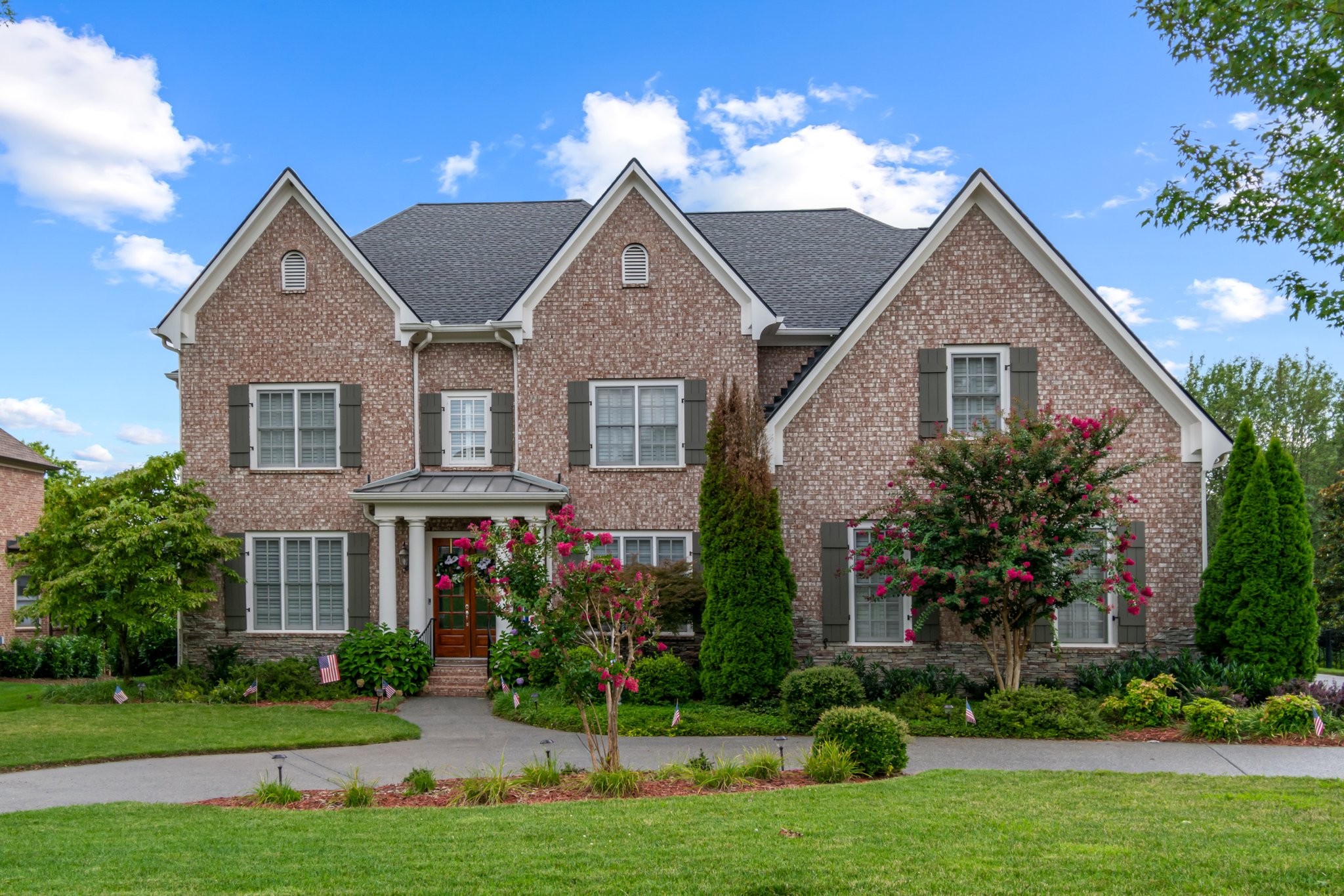 Welcome to 625 Calverton Lane on a cul-de-sac!   Roof is only 2 years old.