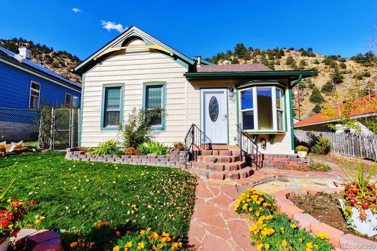 a view of a house with patio