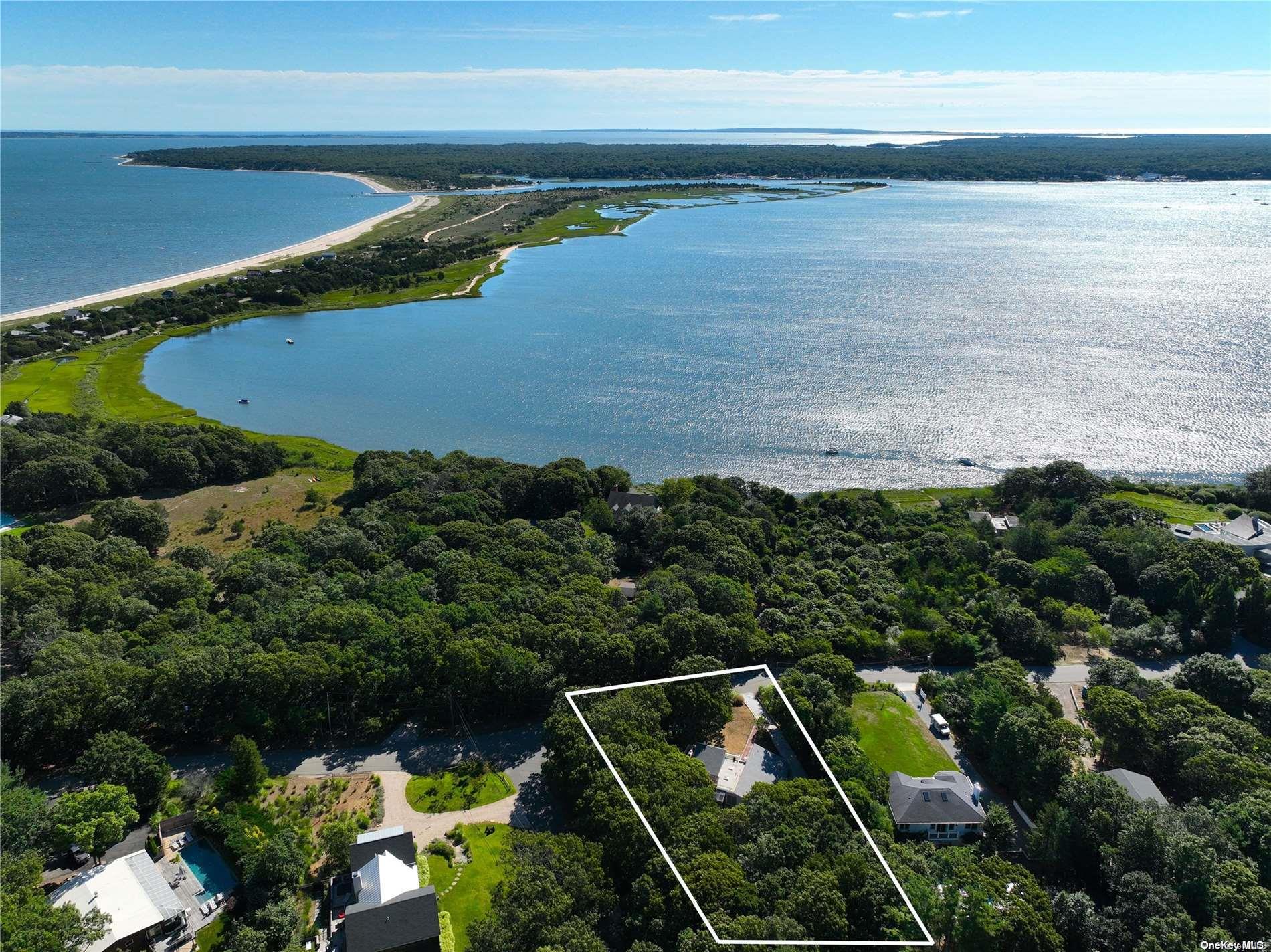 Ideal East Hampton Getaway!