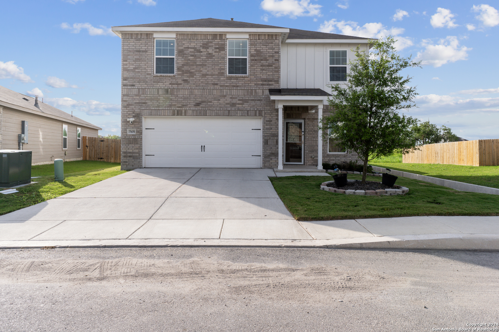 a front view of house with yard