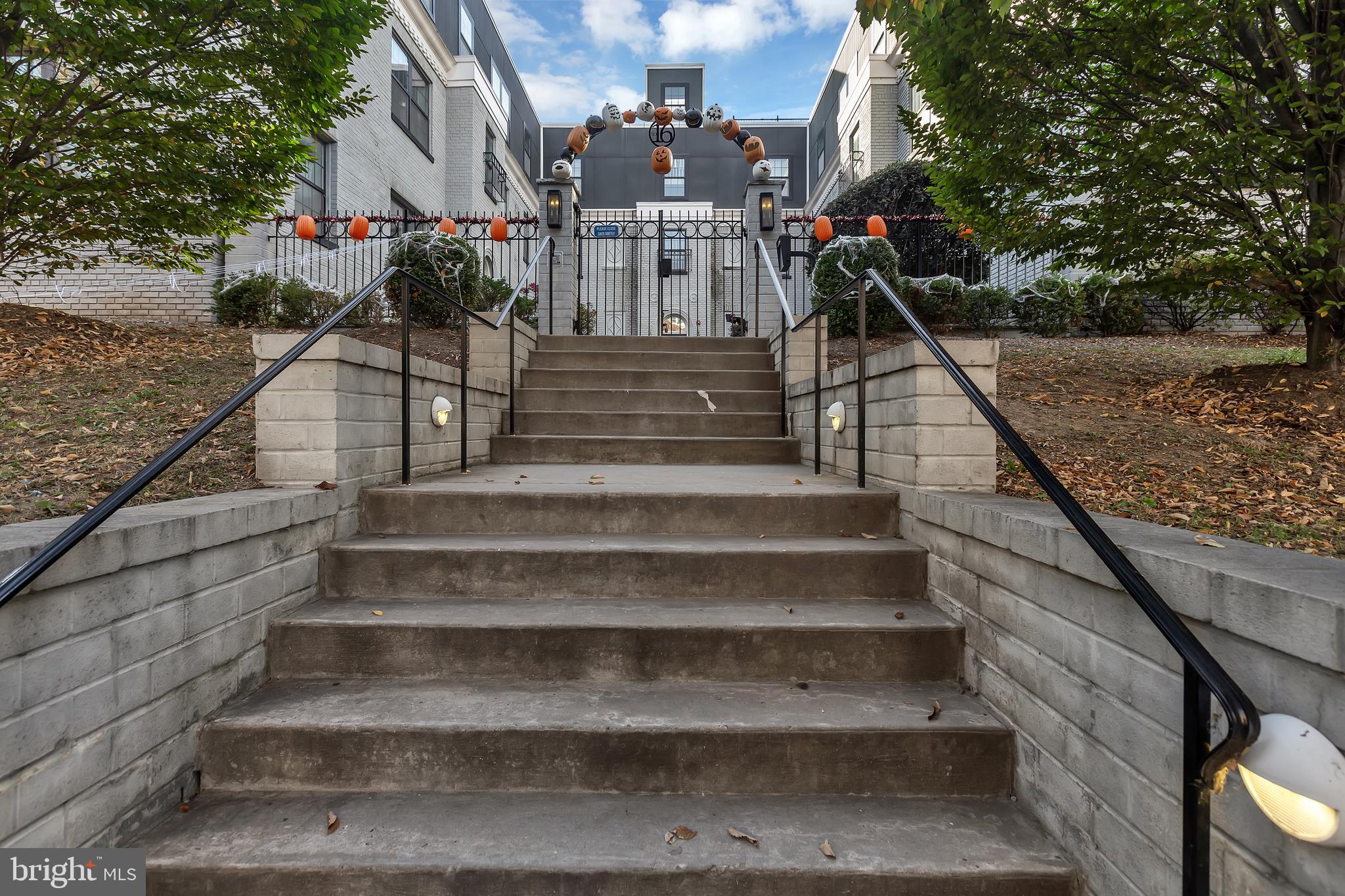 a view of entryway and hall