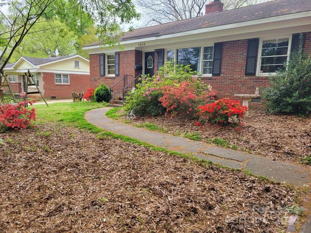 $1,950 | 1934 Woodland Drive | Eastway Park