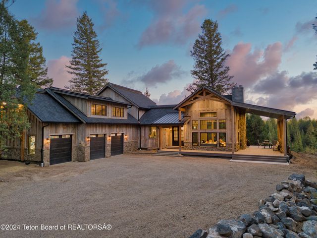 $5,200,000 | 10800 Knights Way | Badger Creek Ranch