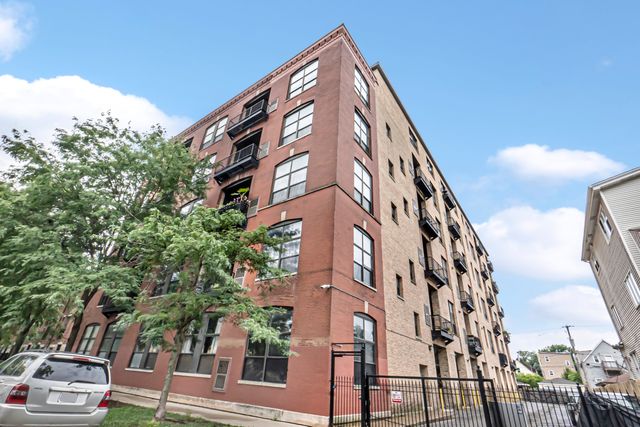 $319,900 | 1820 North Spaulding Avenue, Unit 404 | Logan Square