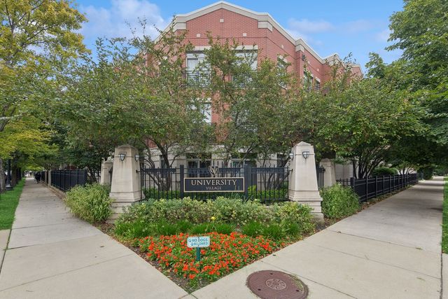 $339,000 | 758 West 14th Place, Unit 1A | University Village East