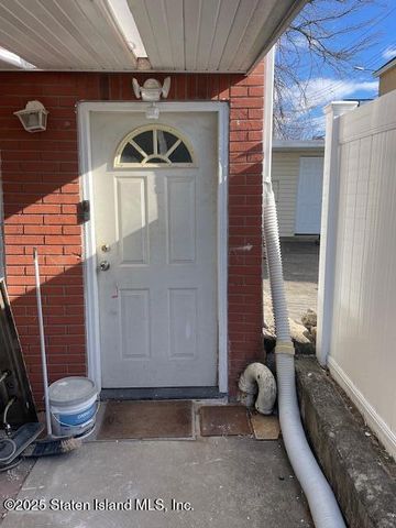 $2,450 | 45 Roosevelt Avenue | Willowbrook