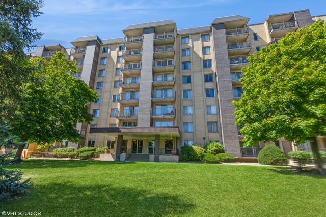 $239,900 | 5400 Walnut Avenue, Unit 814 | Downers Grove