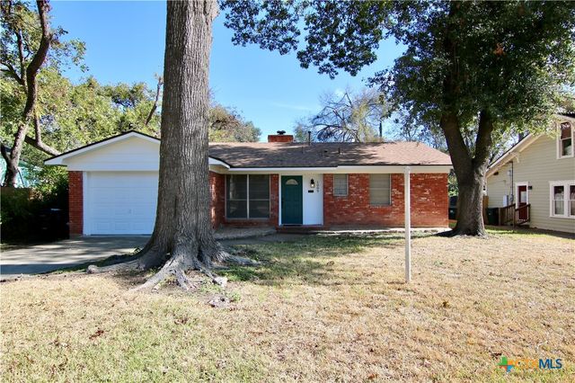 $199,900 | 1009 North 7th Street | Temple Historic District