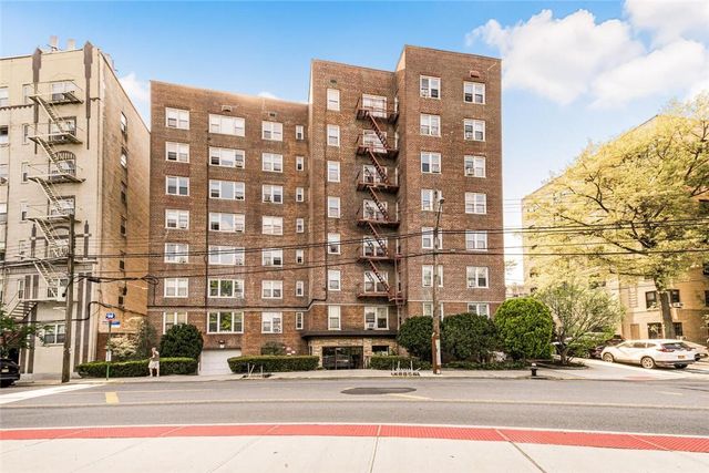 $165,000 | 4265 Webster Avenue, Unit 4C | Woodlawn Heights