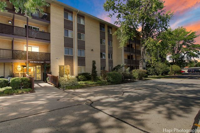 $184,999 | 640 Murray Lane, Unit 210 | Des Plaines