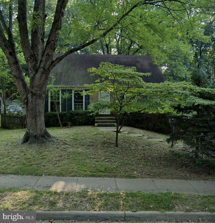 a house view with a garden space