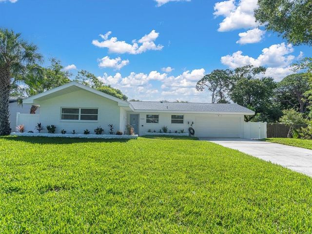 $629,000 | 6890 20th Street South | Greater Pinellas Point