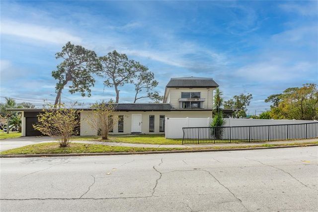 $649,000 | 2924 Marathon Avenue | Catalina