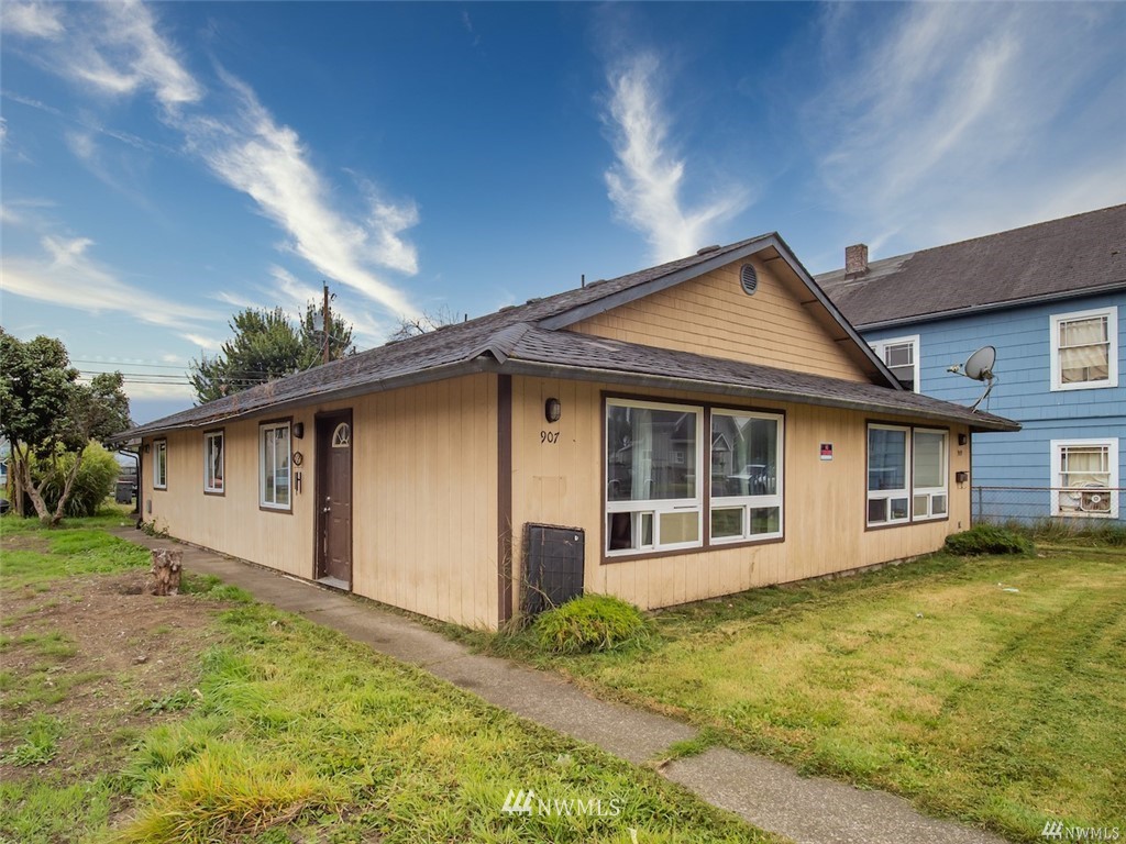 907-909 West 1st Street, Aberdeen, WA 98520 | Compass