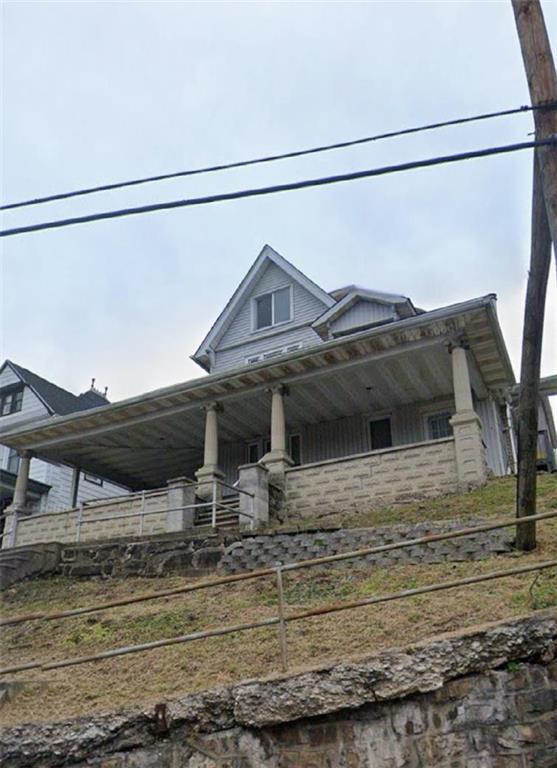 a view of a house with a small space