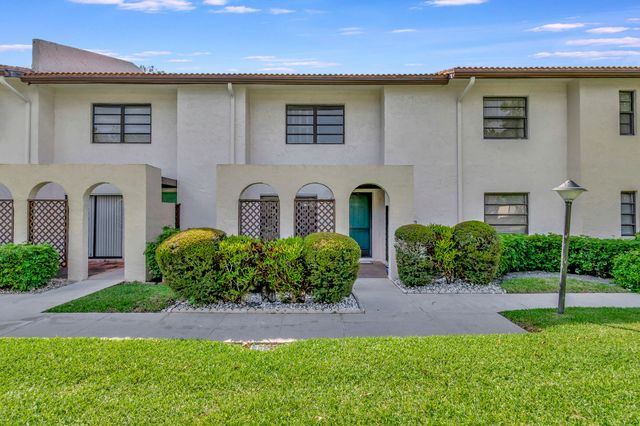 $329,500 | 21691 Cypress Road, Unit 16D | Boca Lago