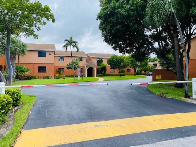 $1,700 | 50 Southeast 12th Street, Unit 242 | Southeast Boca Raton