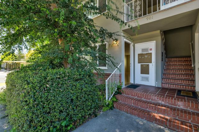 $2,800 | 901 Fremont Street, Unit 1 | Allied Arts-Downtown Menlo Park