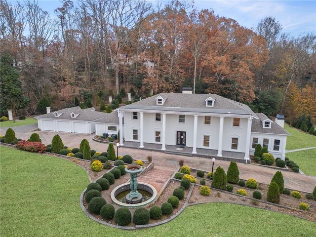 $2,050,000 | 5995 Riverside Drive | Riverside Community