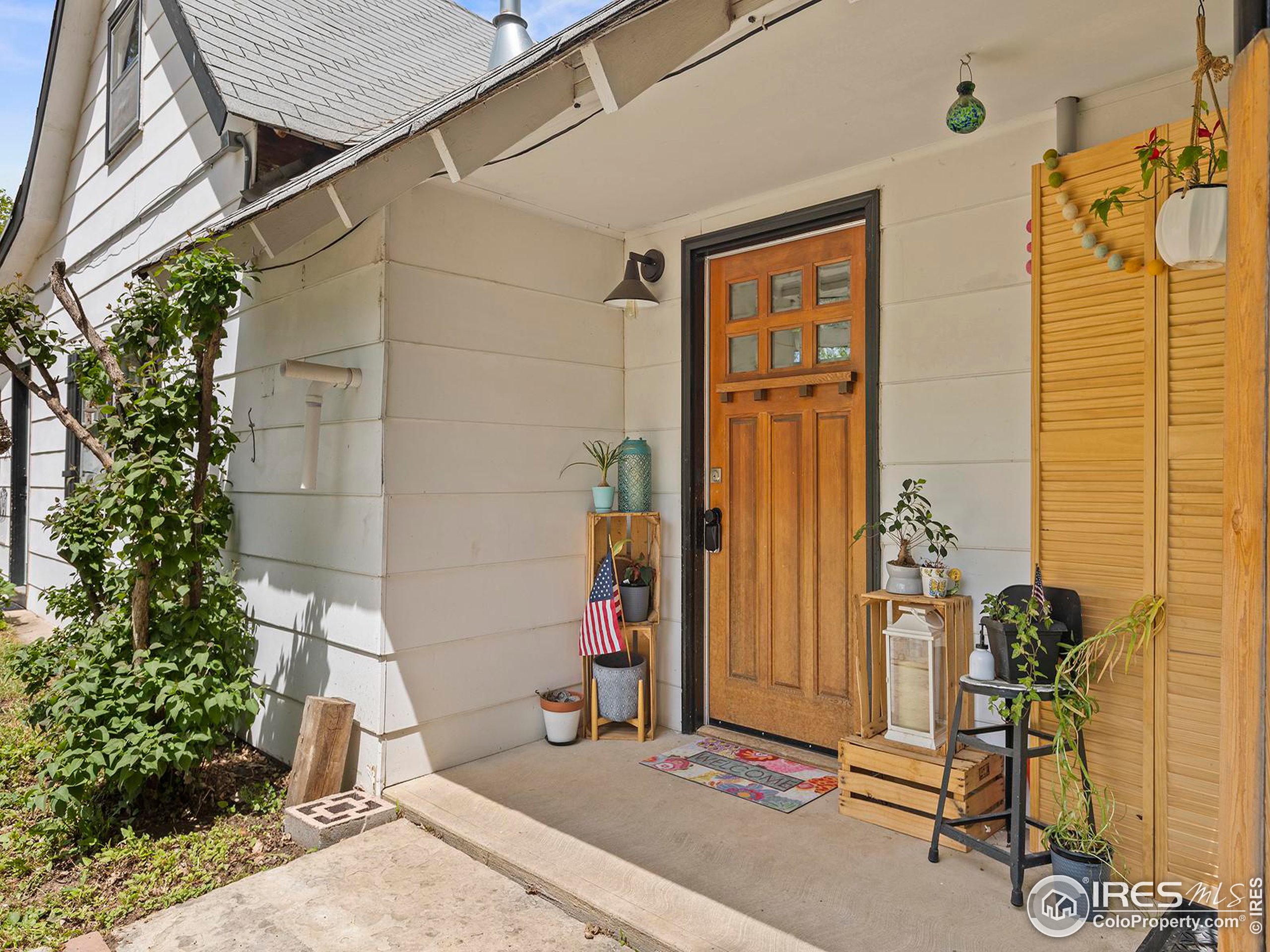 a house with a entryway