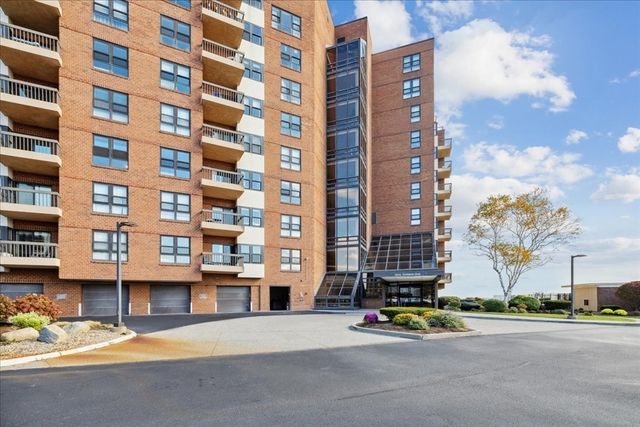 $599,000 | 1 Seal Harbor Road, Unit 514 | Winthrop