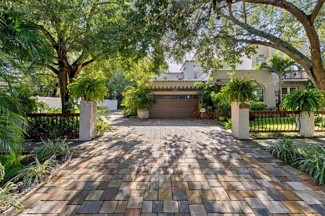 $1,759,000 | 325 49th Street North | Central Oak Park