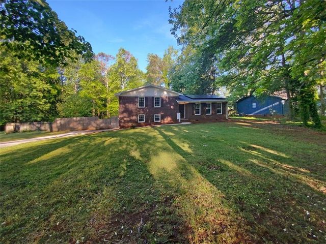 $390,000 | 3371 Vandiver Drive | East Cobb