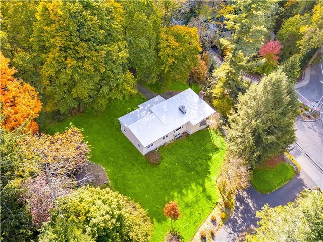 $795,000 | 12 Pines Lane | Chappaqua