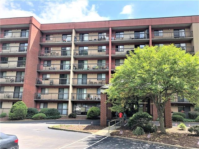 $80,000 | 1987 Centurion Drive, Unit 313 | Forest Hills