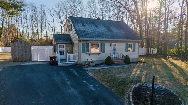 $549,000 | 902 Tobey Street | Acushnet