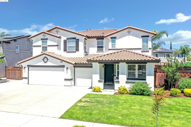 $1,055,000 | 747 Campanello Way | Campanello