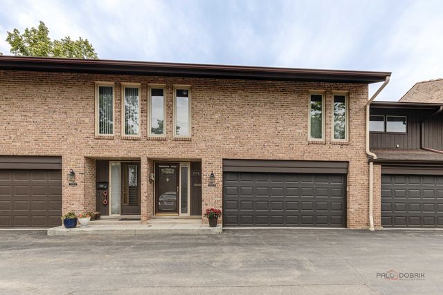 $539,000 | 1708 Wildberry Drive, Unit B | Glenview