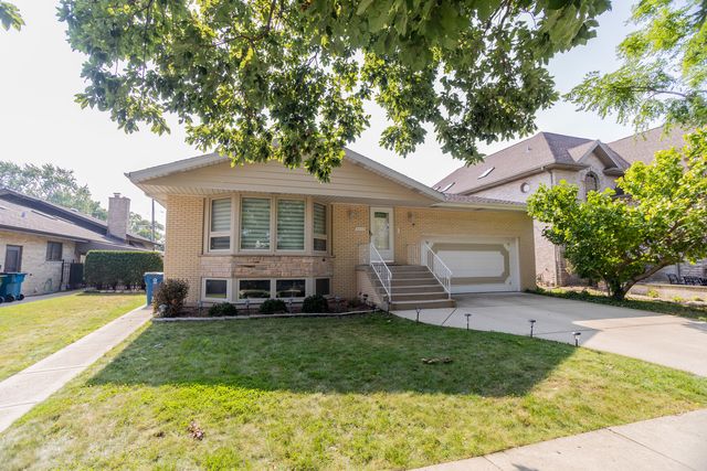 $609,999 | 9532 Kolmar Avenue | Oak Lawn