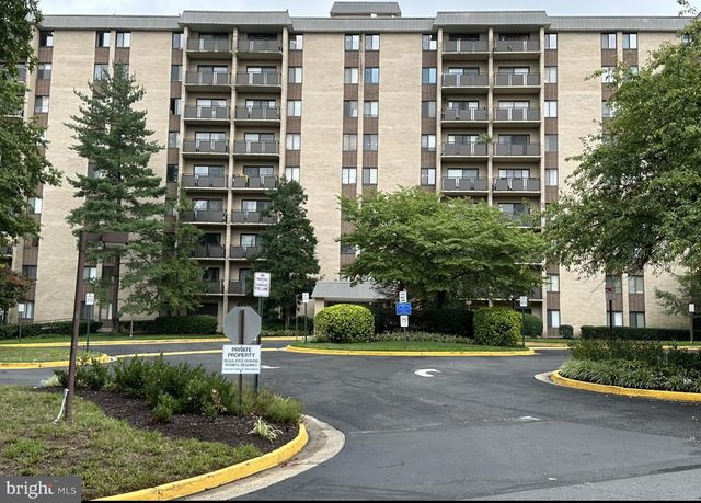 $290,000 | 3101 South Manchester Street, Unit 618 | Woodlake Towers