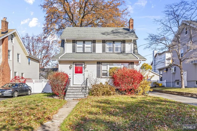 a front view of house with yard