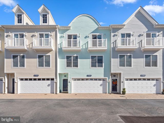 $1,450,000 | 37601 Atlantic Street, Unit 8