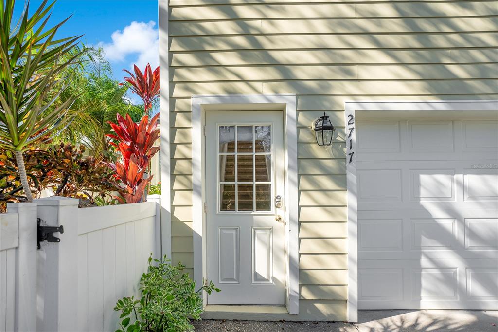 2717 Stanfield Garage Apartment Entrance.