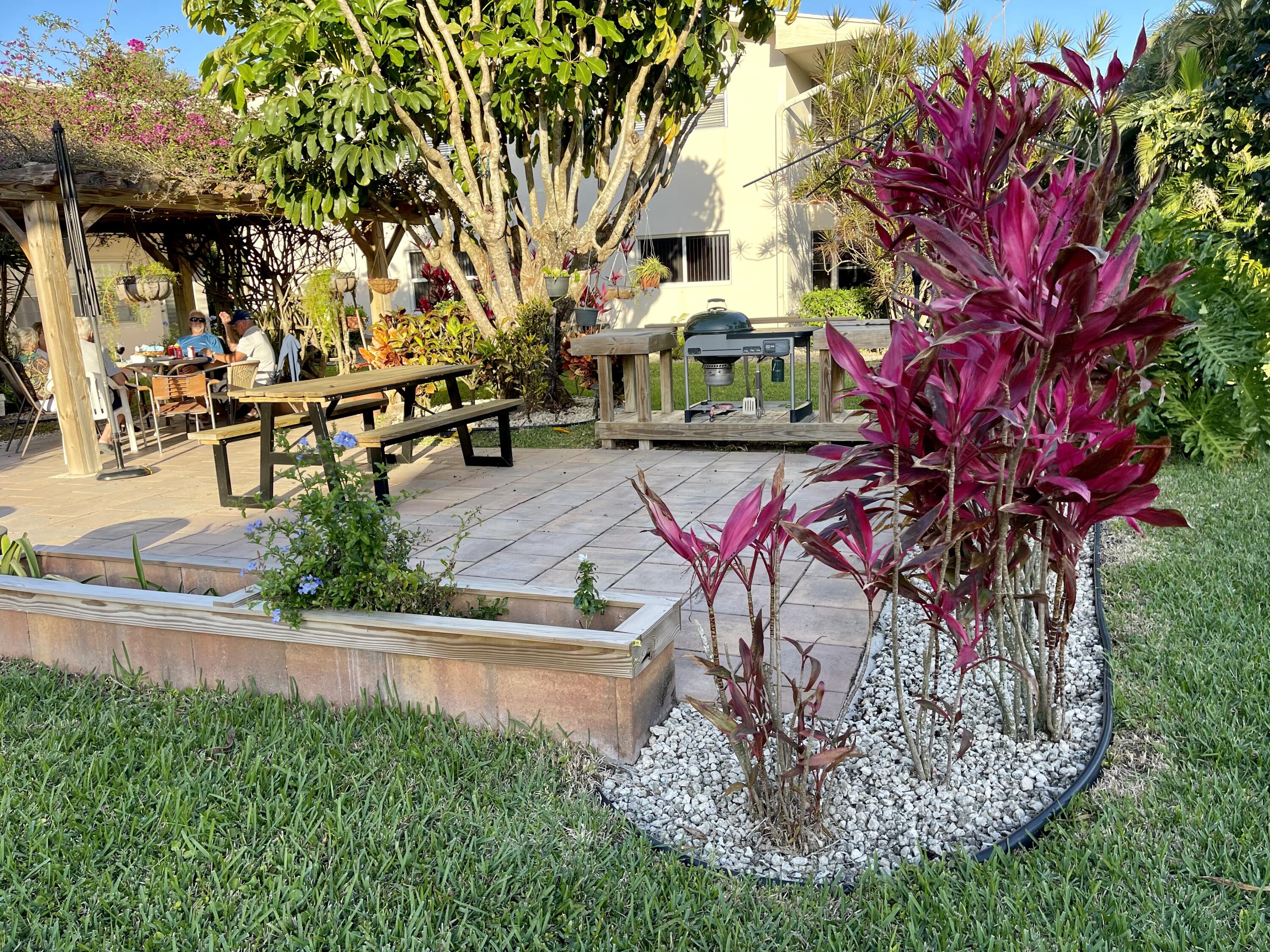 a view of outdoor space yard and porch