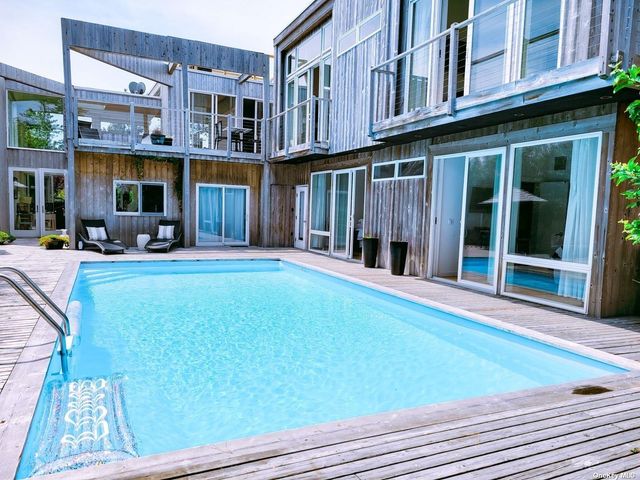 $3,200,000 | 22 Atlantic Walk | Fire Island