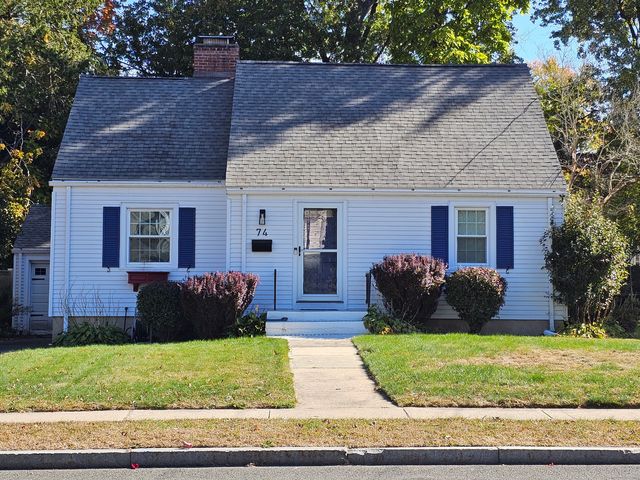 $425,000 | 74 Quaker Lane North | West Hartford