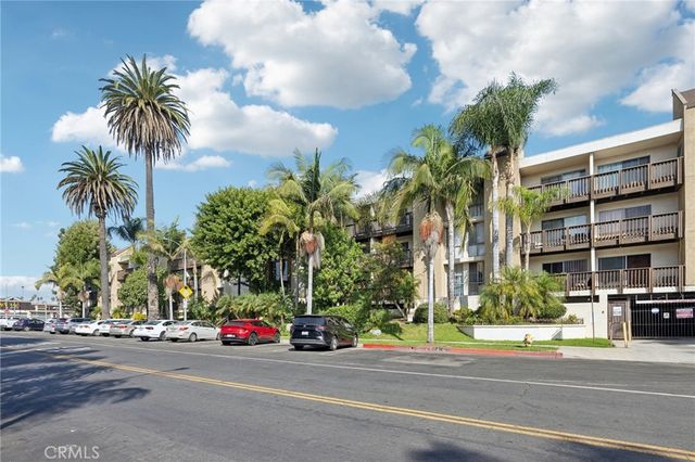 $499,000 | 320 South Ardmore Avenue, Unit 325 | Mid-Wilshire