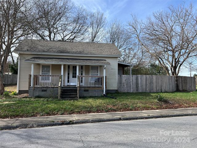 $1,300 | 215 Carolina Avenue | Grover