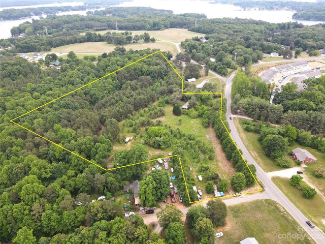 $675,000 | 4182 Slanting Bridge Road | Lake Norman of Catawba