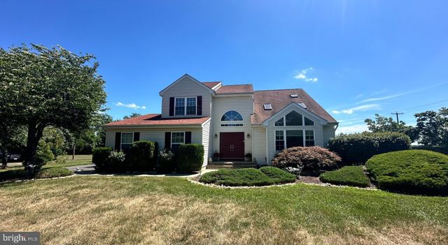 $625,000 | 290 Warren Drive | North Hanover Township - Burlington County