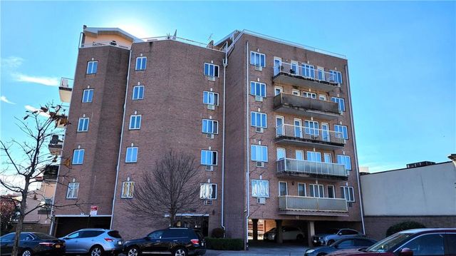 $539,000 | 3392 Guider Avenue, Unit 4 | Brighton Beach