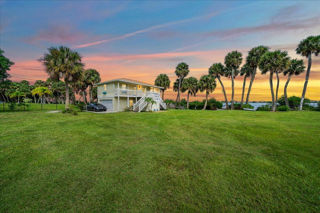 $2,695,000 | 10060 South Tropical Trail | Stewarts Homestead