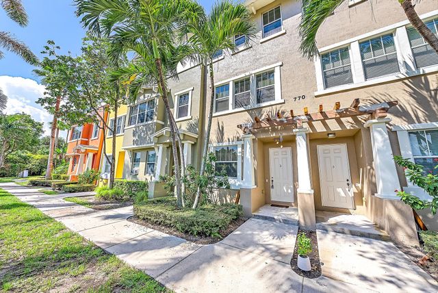 $329,000 | 770 Millbrae Court, Unit 4 | West Palm Beach