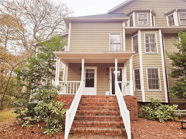 $375,000 | 1409 Oakridge Circle | North Druid Woods