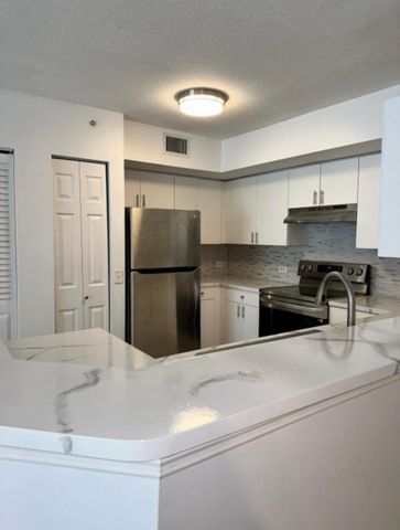 $2,100 | 205 Villa Circle | Boynton Beach